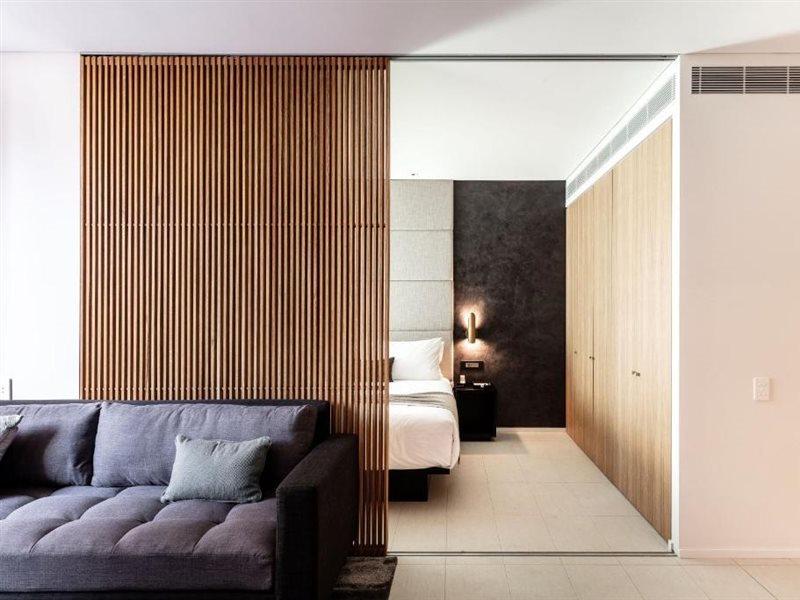 Skye Suites 시드니 외부 사진 A sliding door