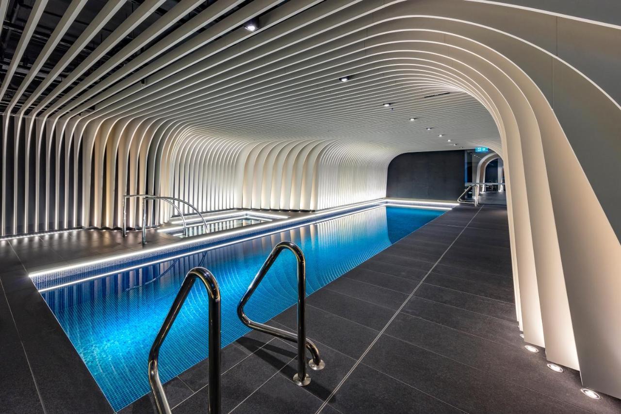 Skye Suites 시드니 외부 사진 The pool at The Standard London