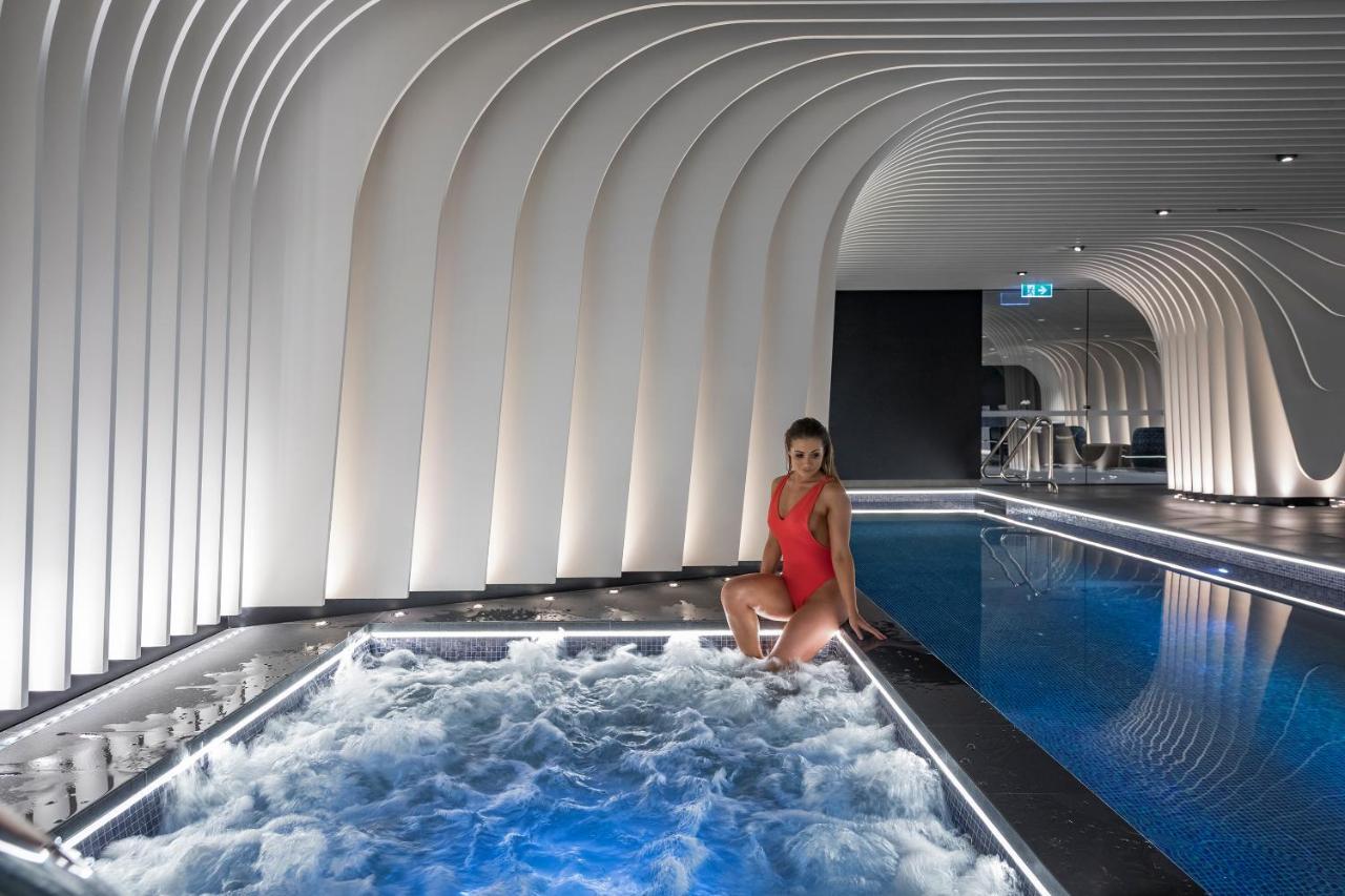 Skye Suites 시드니 외부 사진 The spa at The Dorchester